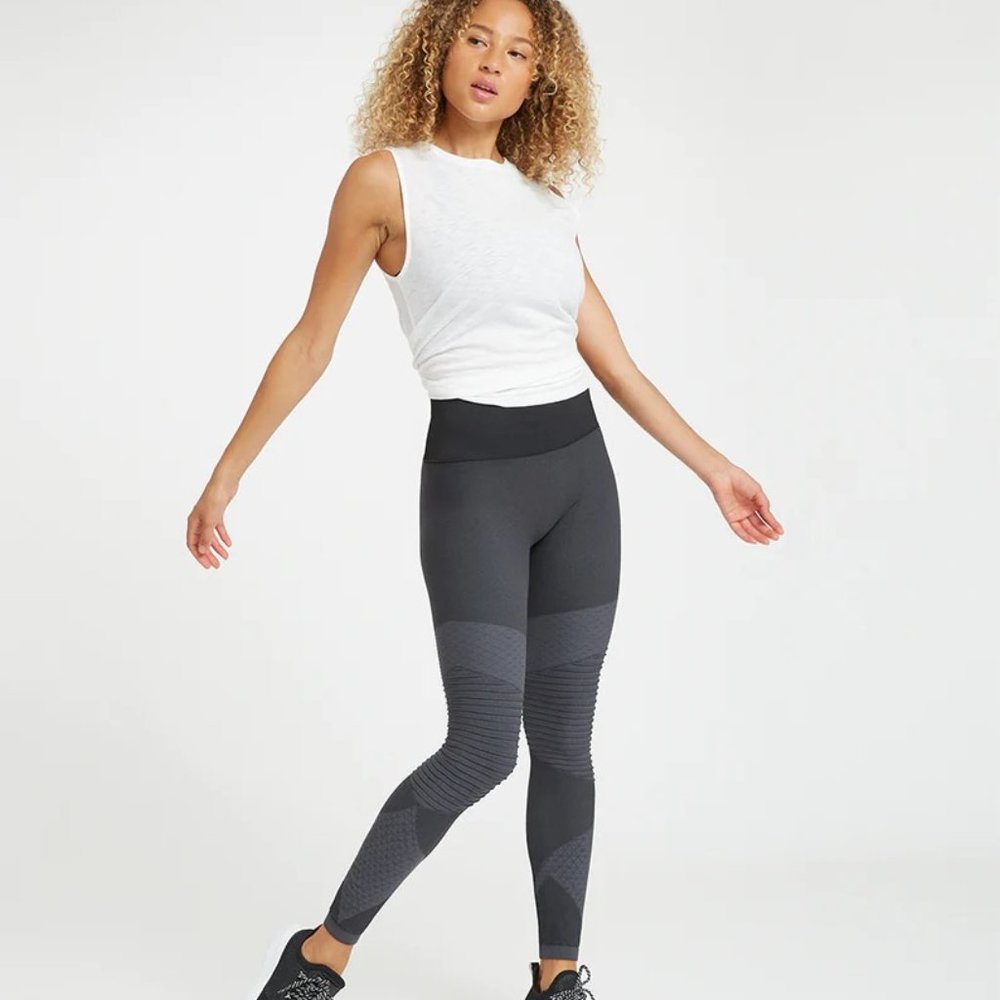 NWT Spanx Look at Me Now Seamless Moto Leggings